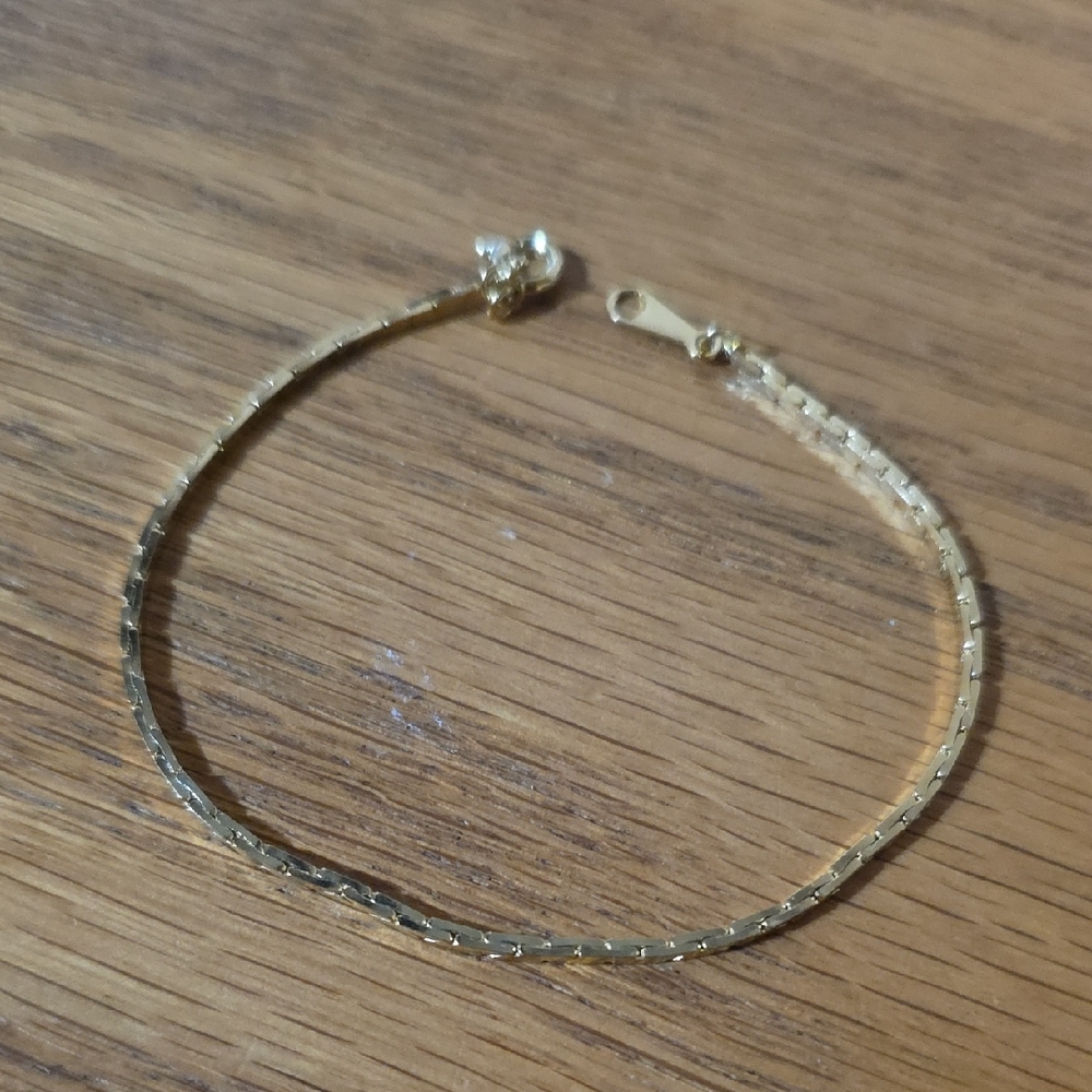 Gold Women's Faceted Bracelet